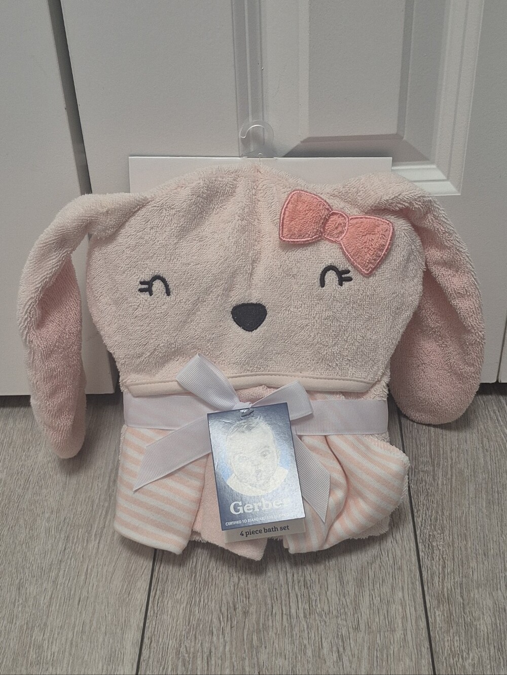 Gerber Baby 4 Piece Animal Character Hooded Towel and Washcloth Set, Pink Bunny